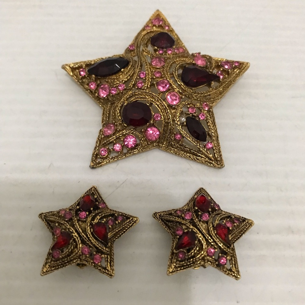 Gold Star Brooch and Earring Set with Red and Pink Gems
